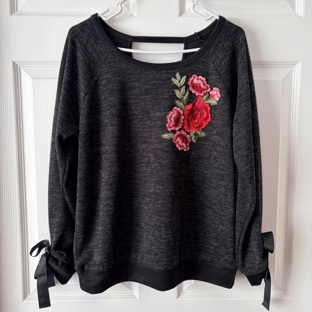 Gypsies & Moondust Womens Large Charcoal Floral Embroidered Bow Cuff Sweatshirt